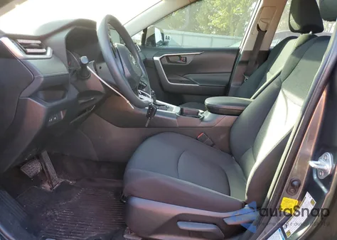 2019 Toyota Rav4 Le z USA, uszkodzony, nr VIN JTMF1RFV5KD044179